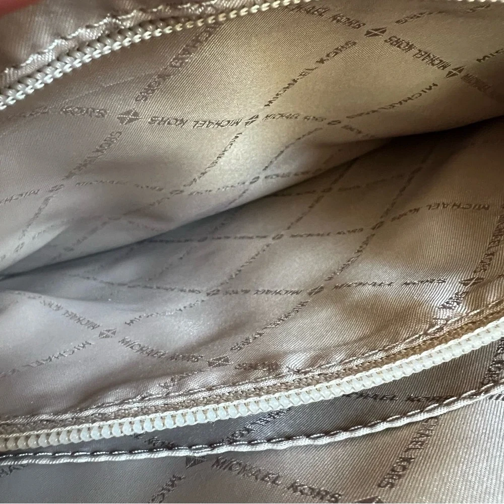 Michael Kors Sheila Tri Compartment Medium Satchel (No Long Strap)